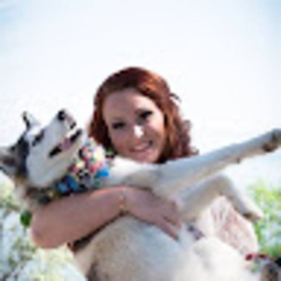 Meet your Posher, Jenn - Picture 1 of 1